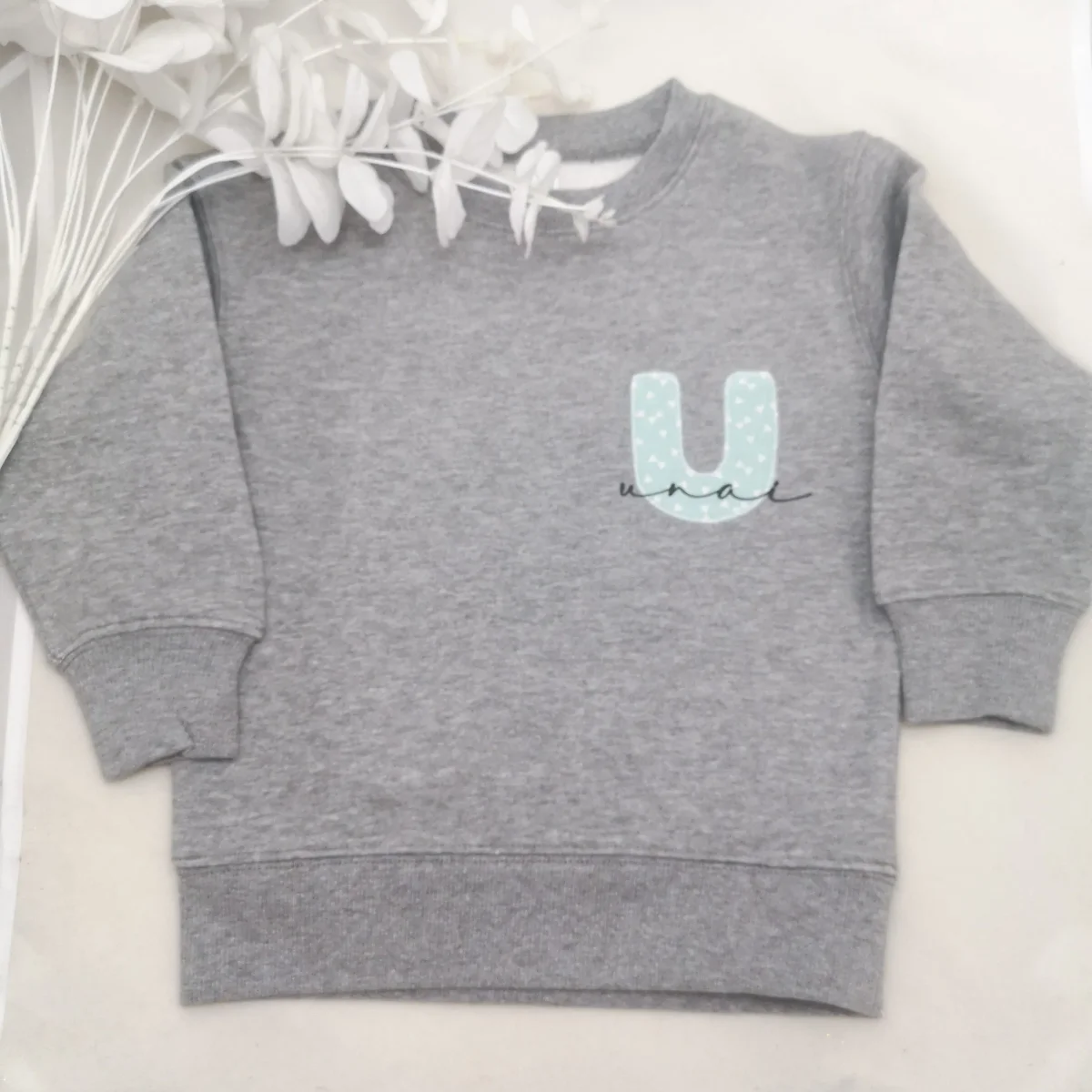 Sudadera Niño gris con inicial en lateral y nombre - Imagen 2