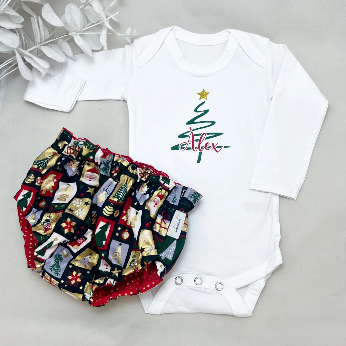 Body bebé árbol navidad personalizado con cubrepañal - Imagen 2