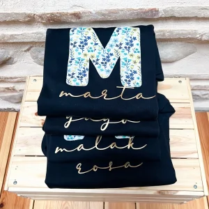 Pack sudaderas azul marino familiar con estampado de flores