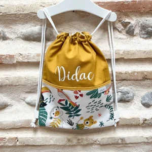 Mochila personalizada cuerdas selva fondo blanco