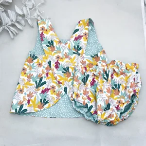 Blusa cruzada y cubrepañal reversible bosque floral