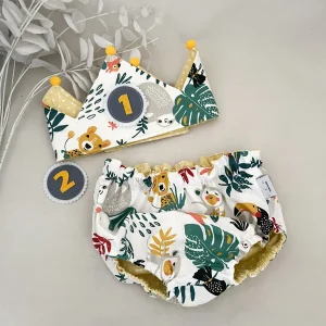 Conjunto corona cumpleaños y cubrepañal selva fondo blanco