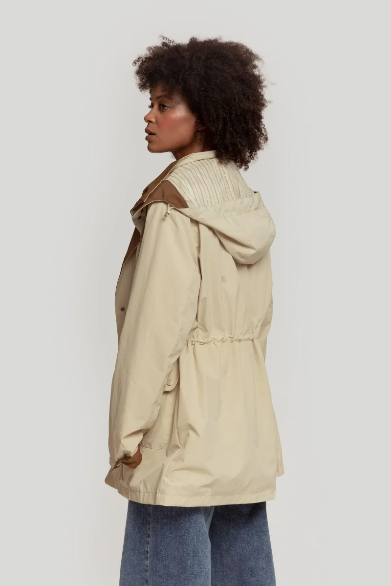 Trench Repelente Elegante - Imagen 5