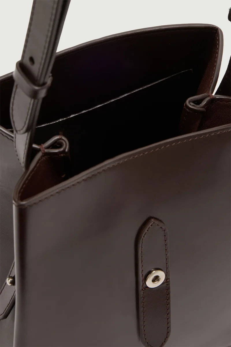 BOLSO BELLO MINI MARRÓN CÁLIDO CIERRE PLATEADO - Imagen 6