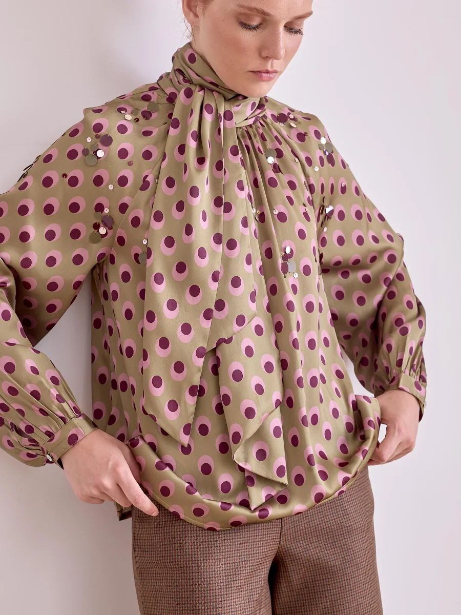 Blusa verde lunares con lentejuelas - Imagen 5